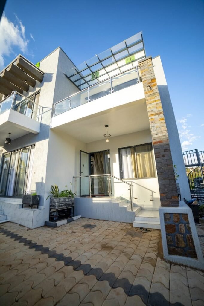 BBB NATION OASIS · Private Queen Room · Exterior