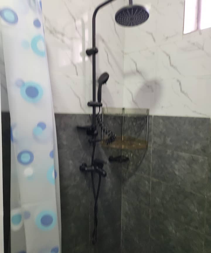 BBB NATION OASIS · Private Queen Room · Full bathroom 2