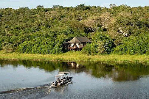 This photo show us  the hotel in protected area near the lake , its good place for visiting